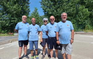 Direction les Championnats de France pour l'équipe de boules lyonnaises de l'entente bouliste Aurillac- Arpajon !